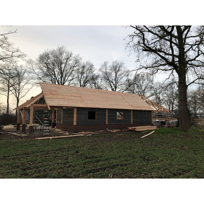 Douglas schuur op maat Nieuwleusen