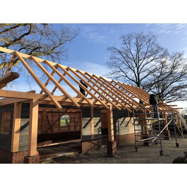 Douglas schuur op maat Nieuwleusen