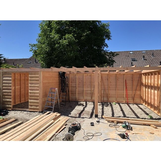 Douglas plat dak schuur met overkapping Lelystad