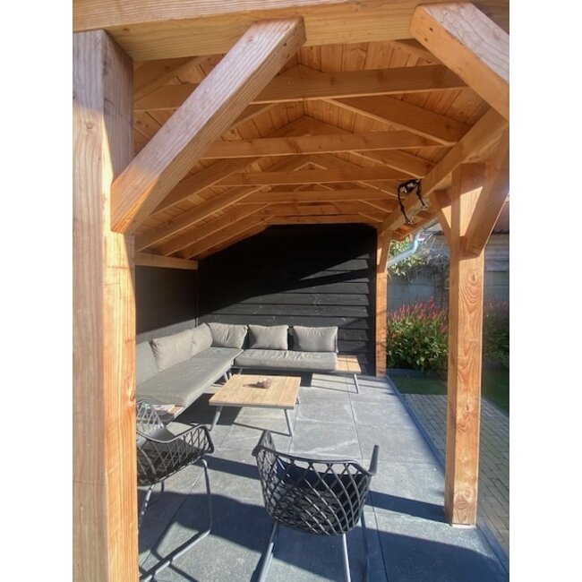 Douglas kapschuur met eindstaanders Breda