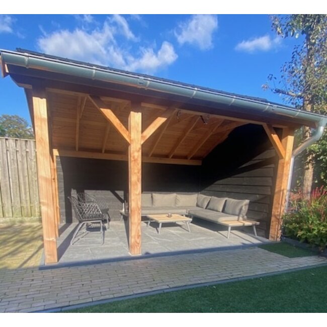 Douglas kapschuur met eindstaanders Breda