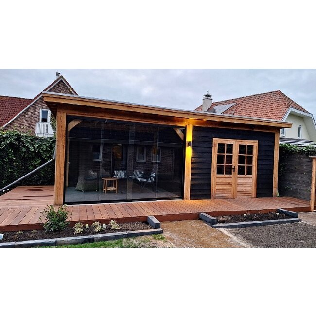 Eiken maatwerk schuur met overkapping Staphorst