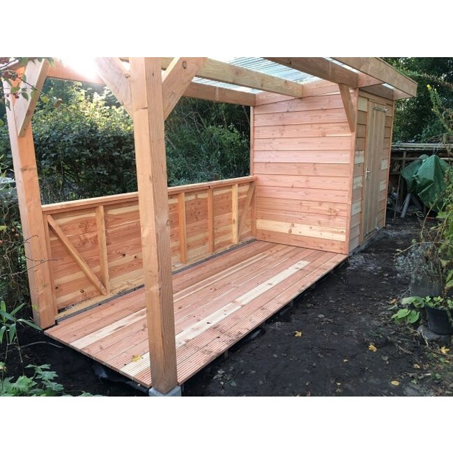 Douglas maatwerk schuur met overkapping Vries