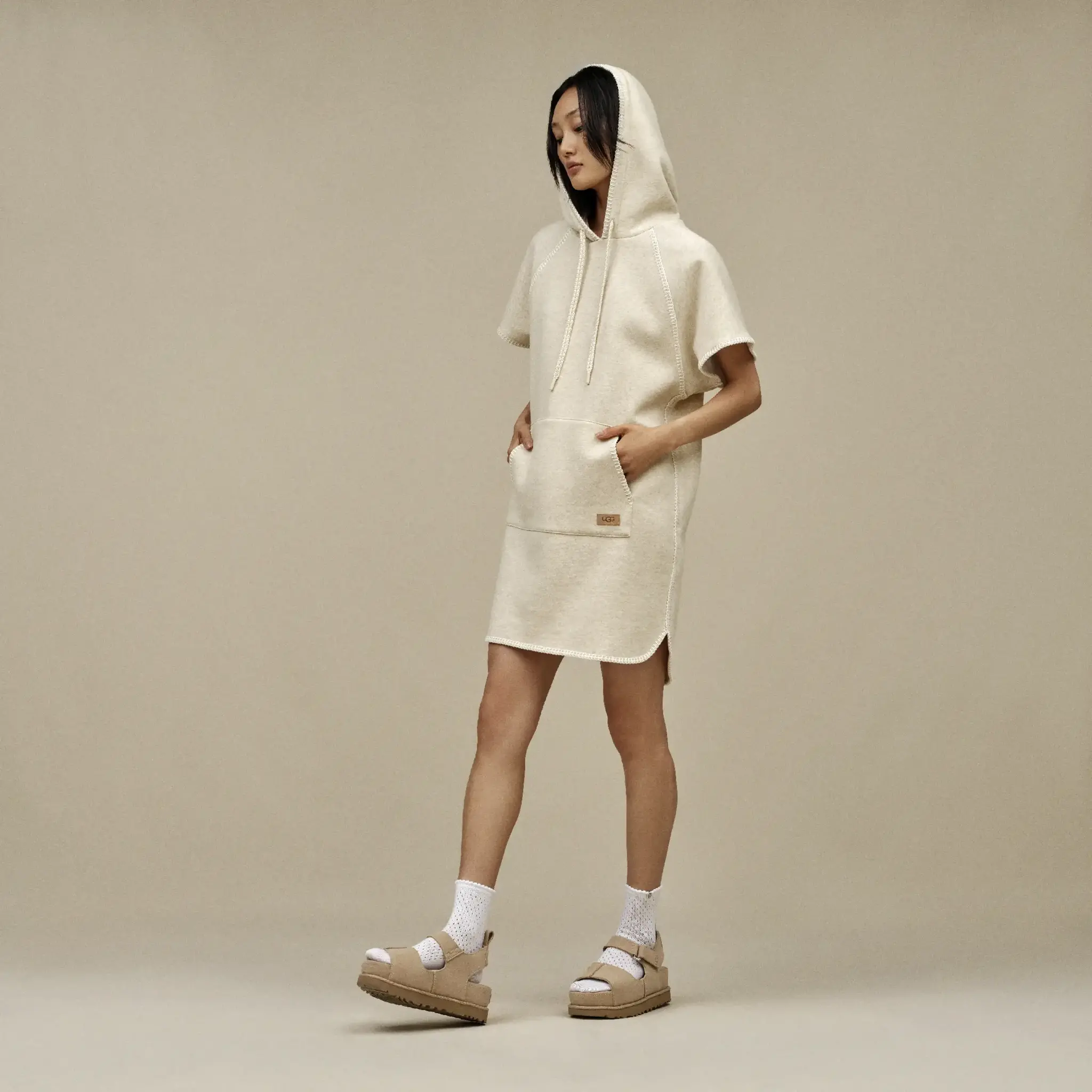 UGG UGG Sandaal Goldenstar 1136783 Sand