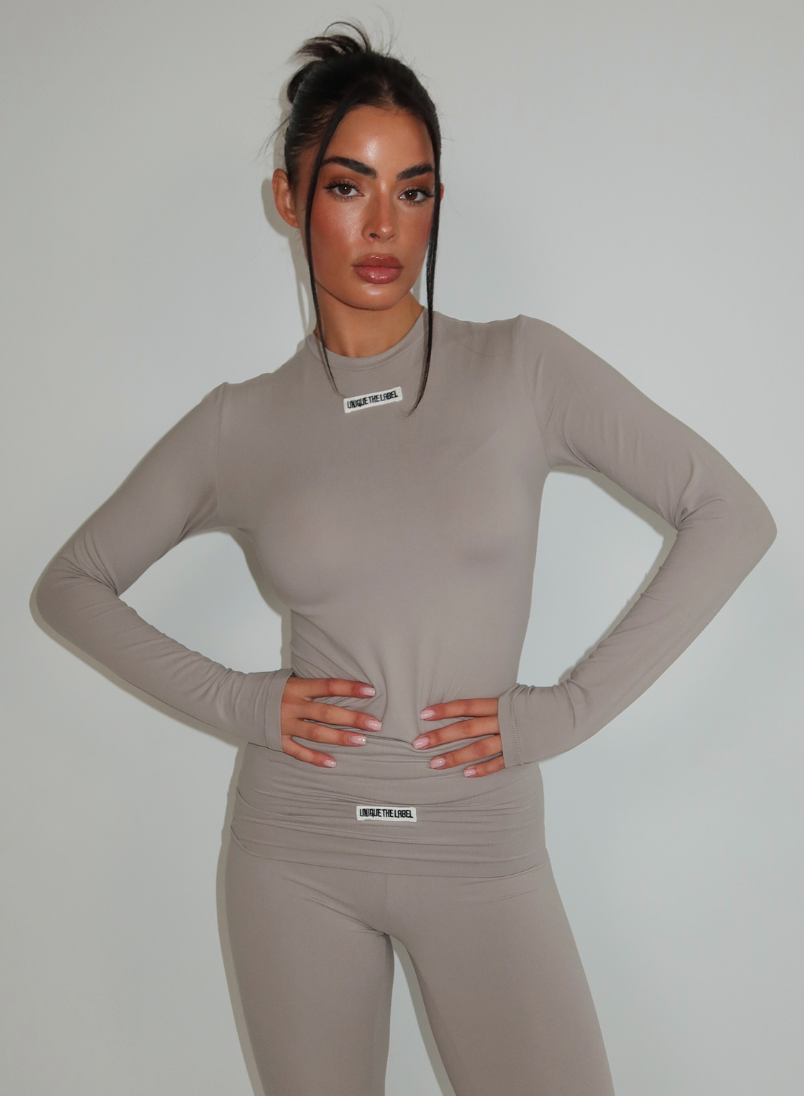 Nena Longsleeve Top Pebble-1