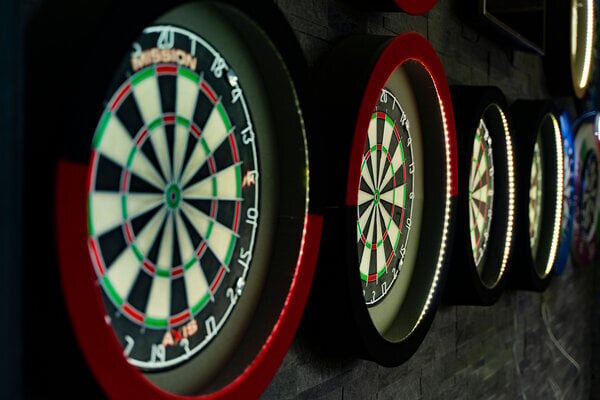 Lena LENA Dartbord Verlichting Basic Rood Lena LENA Dartbord Verlichting Basic Rood