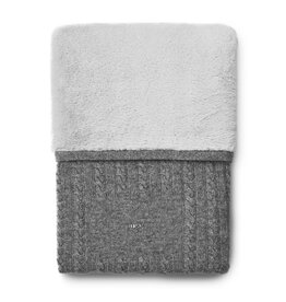 First First gebreid dekentje