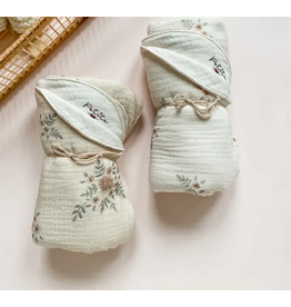 Petite Evelina Apparel Muslin Baby blanket / delicate vintage Pistachio small