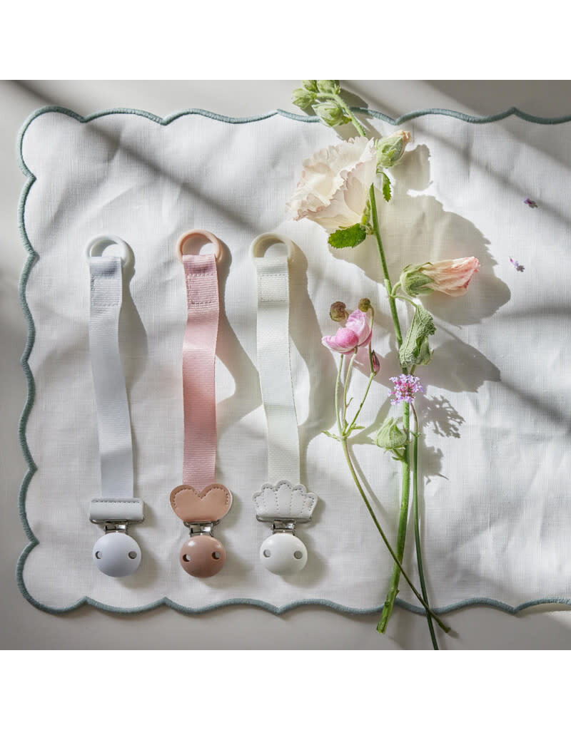 elodie details Pacifier Clip Wood - Shell Blushing Pink