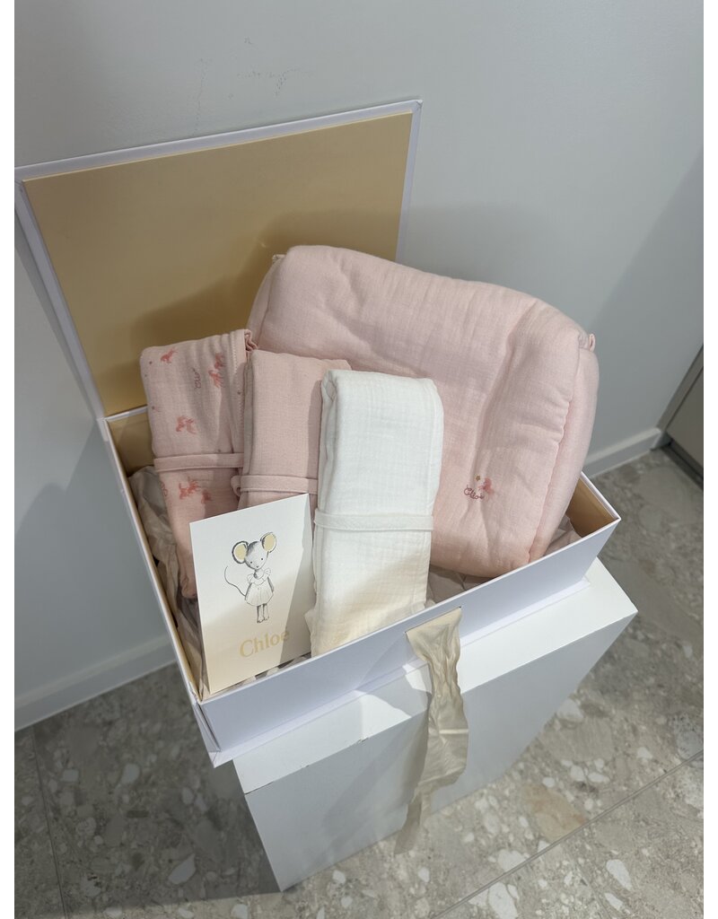Chloé Chloé - Newborn set toilettas en tetradoeken roze