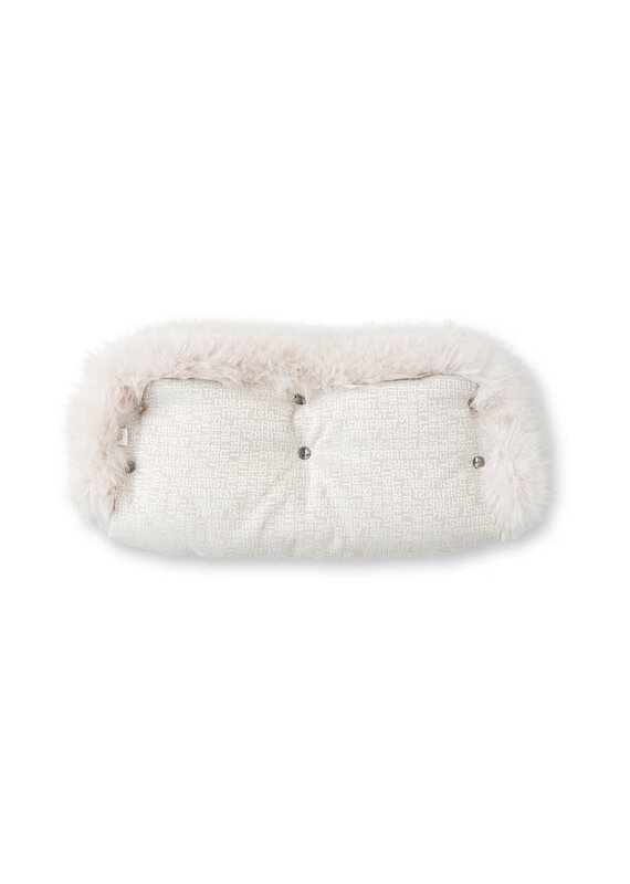 First - Handmuff - first class edition