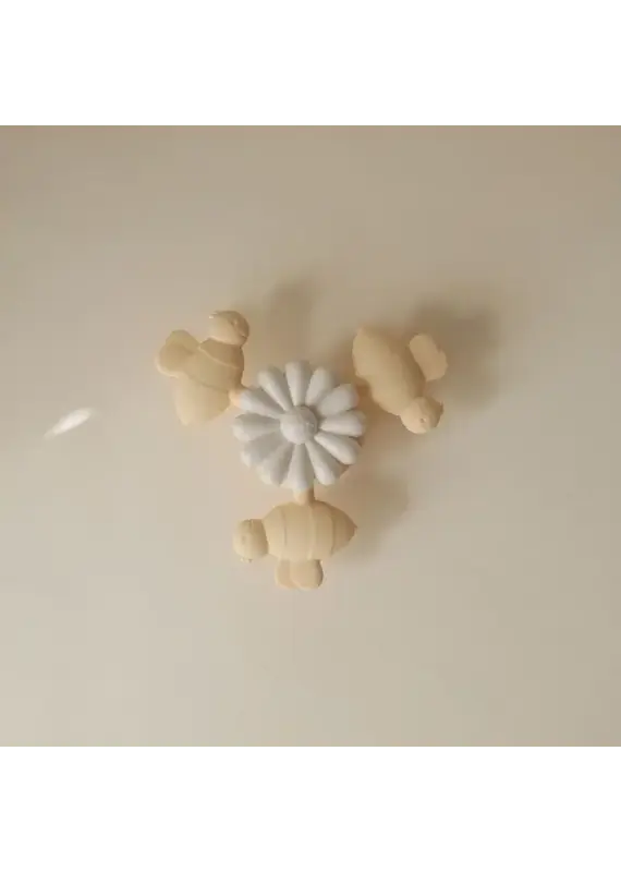 Mushie Mushie - bee spinner