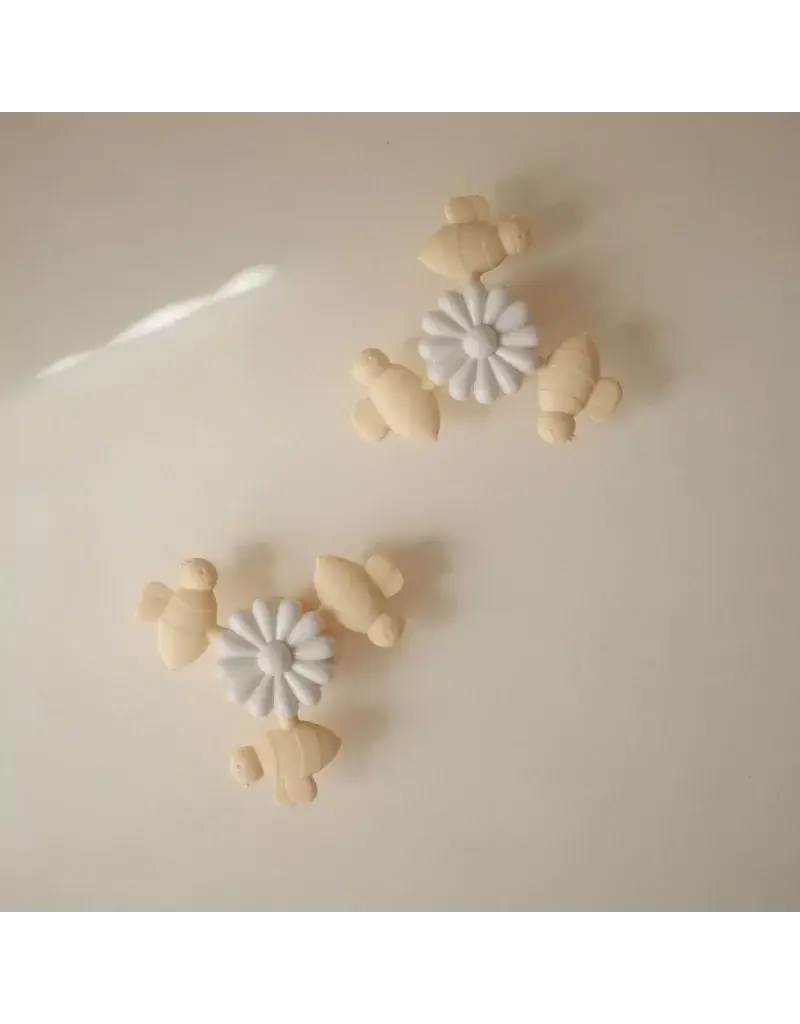 Mushie Mushie - bee spinner