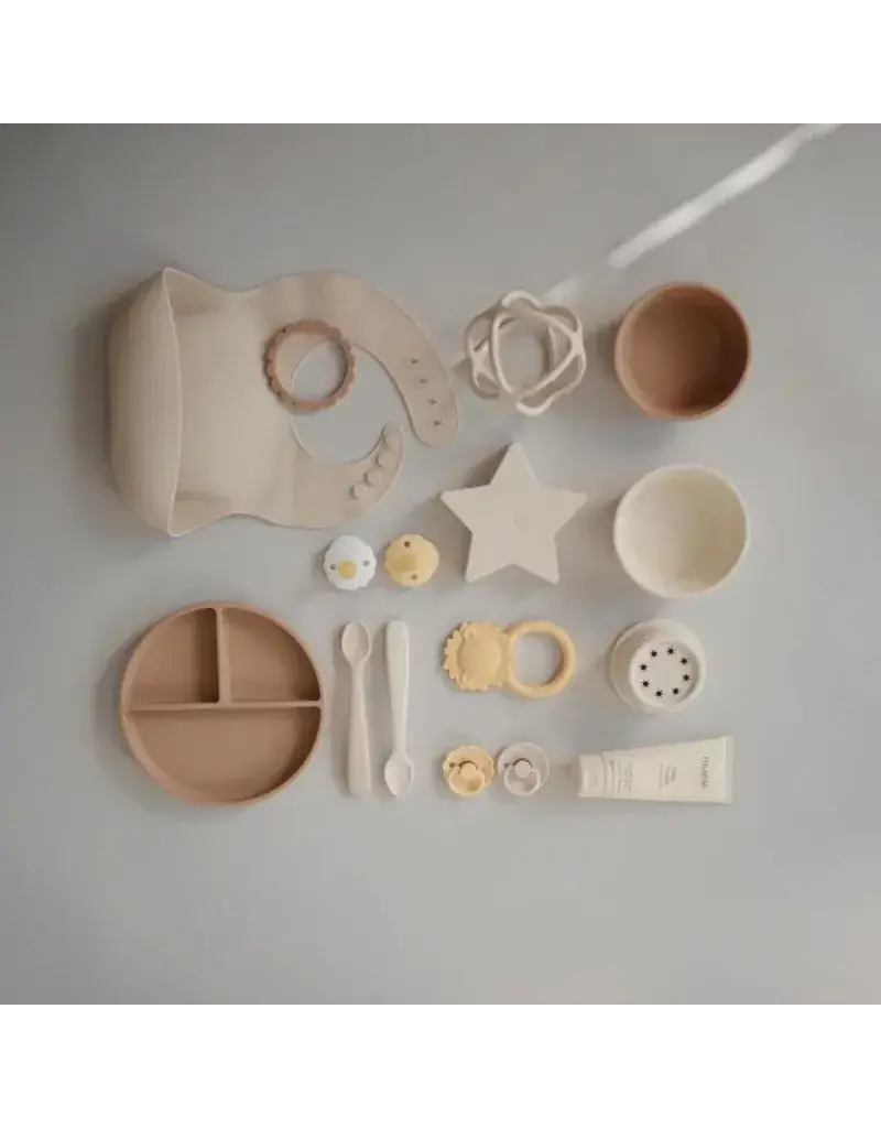 Mushie Mushie - slabbetje met opvangbakje shifting sand