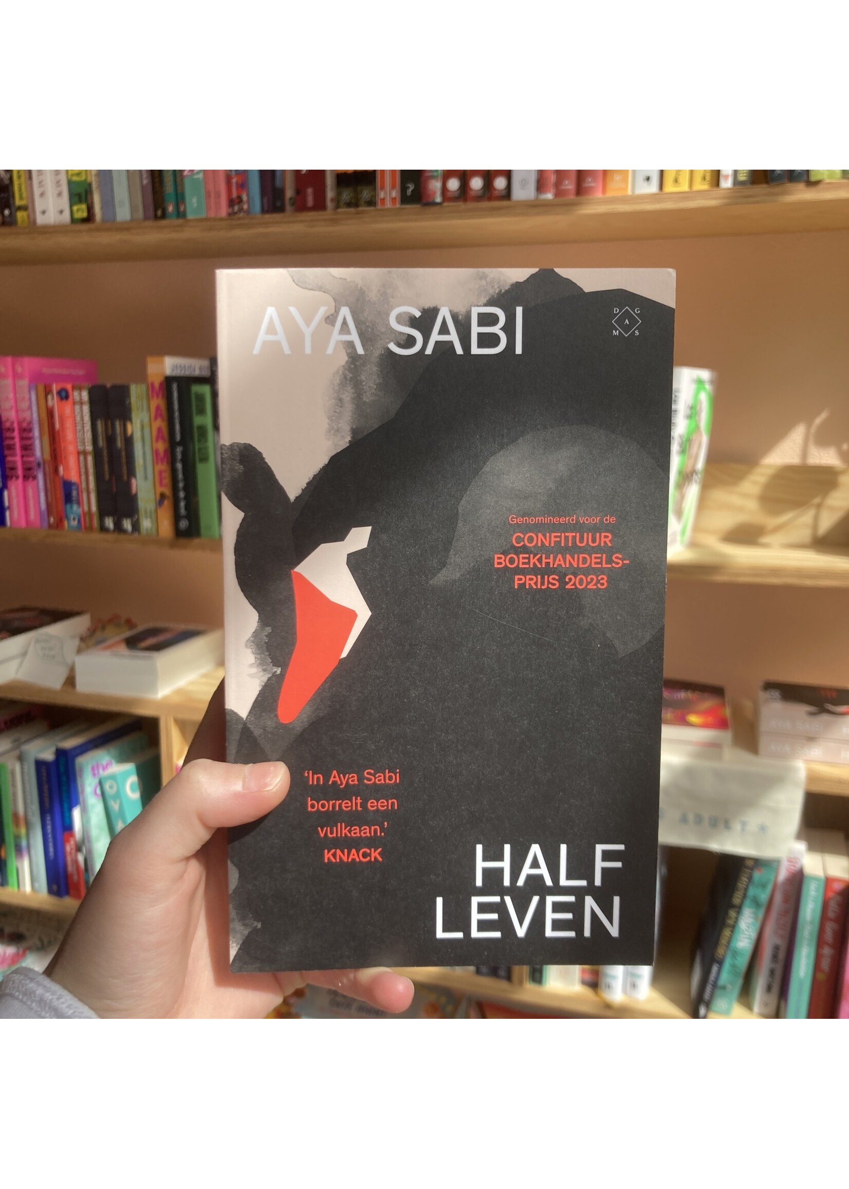 Aya Sabi Half leven