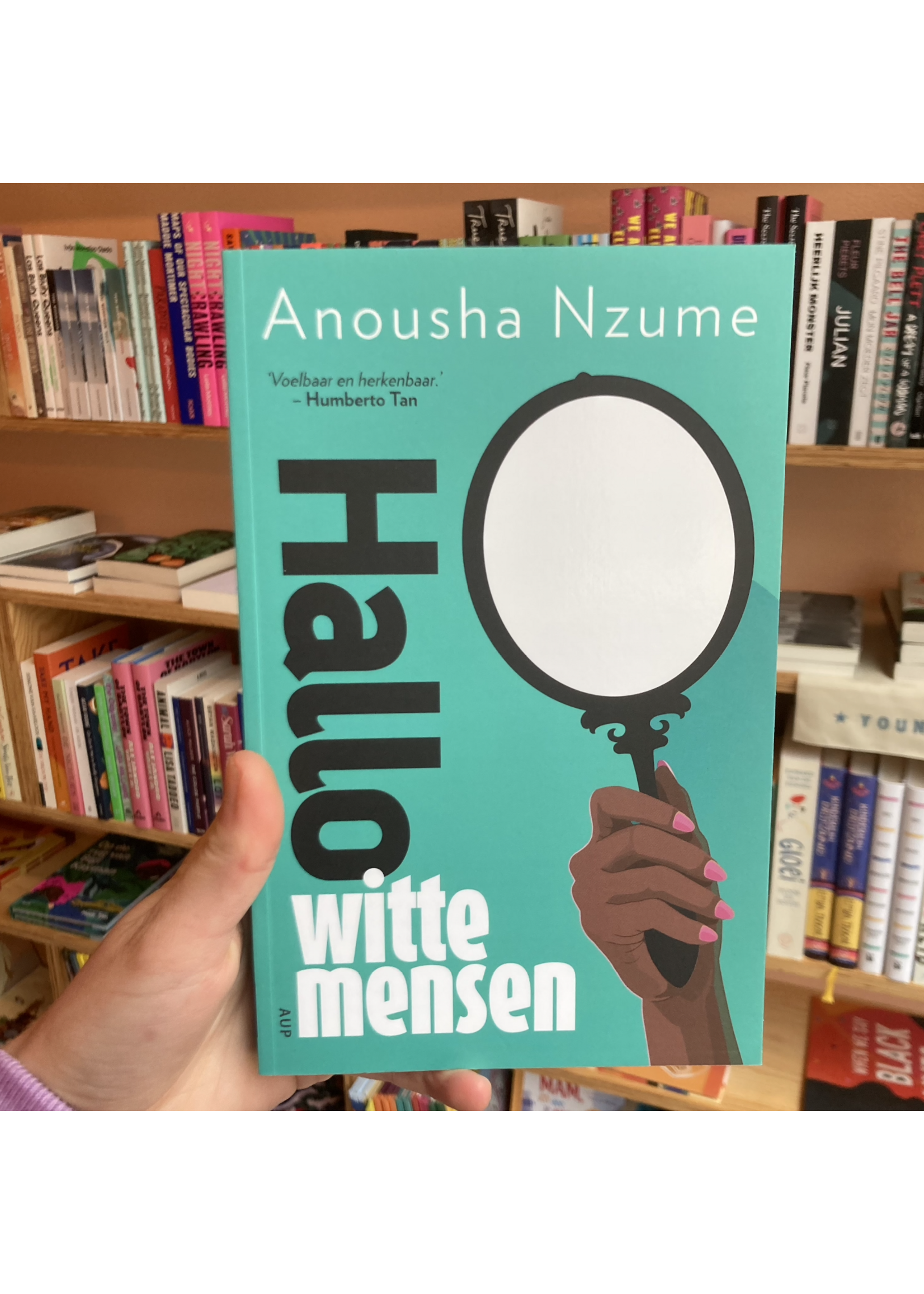 Anousha Nzume Hallo witte mensen