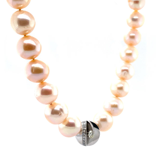 vintage Golden shoe pearl necklace with diamond 18 krt