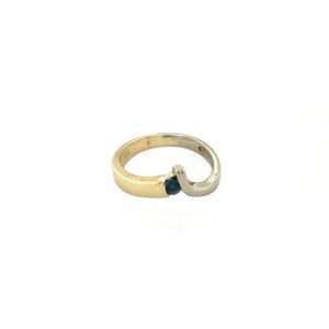 Ring with sapphire 12 krt
