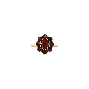 Entourage ring with garnet 8 crt