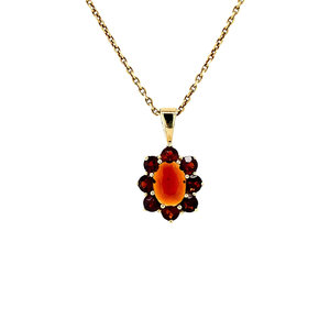 Entourage pendant with garnet 8 krt