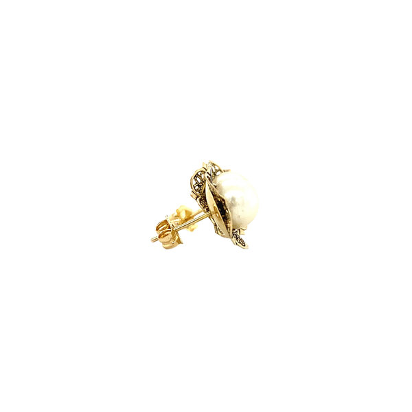 vintage Gold ear studs with pearl 14 crt