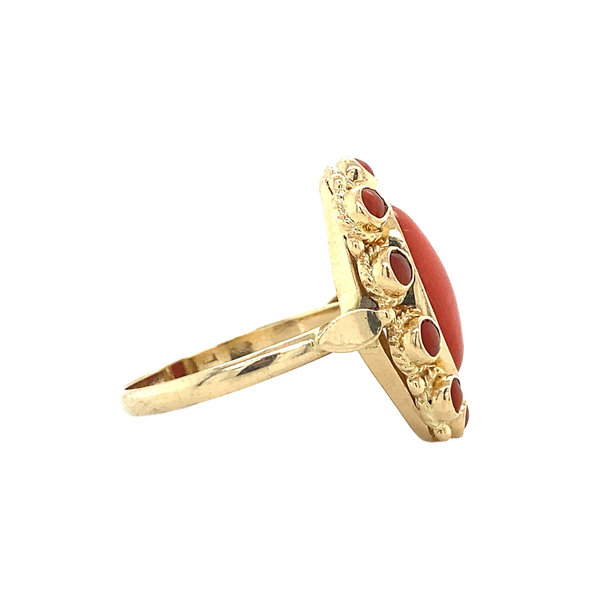 vintage Gouden entourage ring met bloedkoraal 14 krt