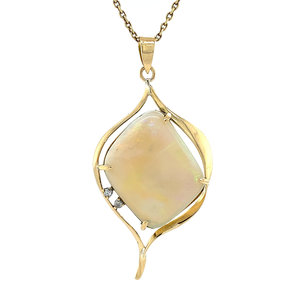 Gold pendant with opal and diamond 14 crt