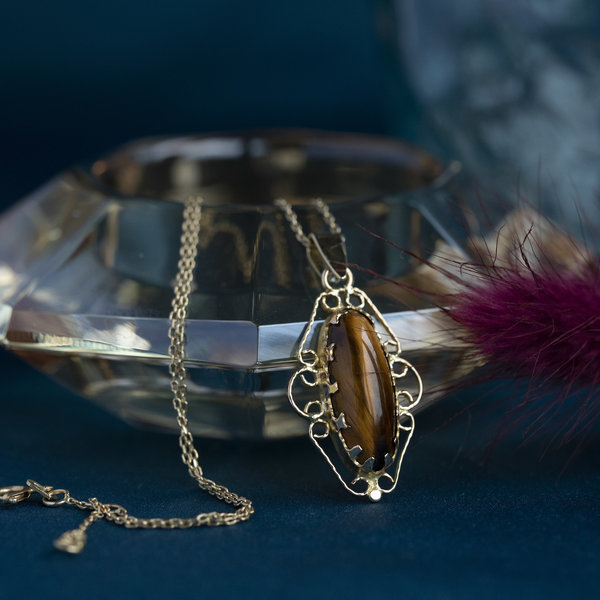 vintage Gold pendant with tiger's eye 14 crt
