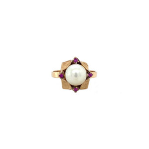 Gold ring with pearl and ruby 14 krt