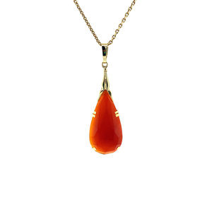 Gold pendant with carnelian 14 krt