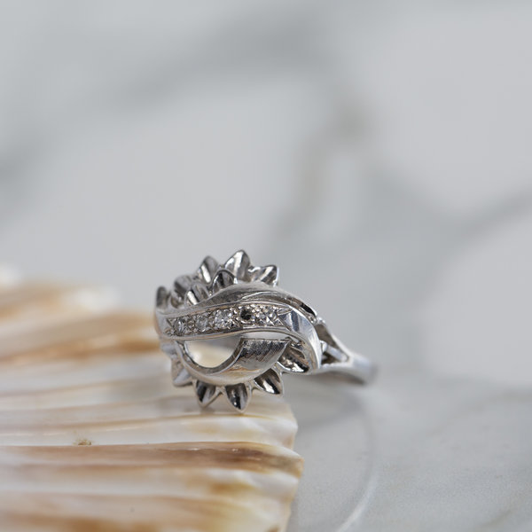 vintage Witgouden fantasie ring met diamant 14 krt