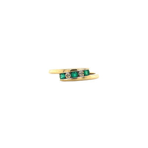 Ring with emerald and diamond 9 crt