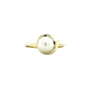 Gold ring with pearl 14 krt