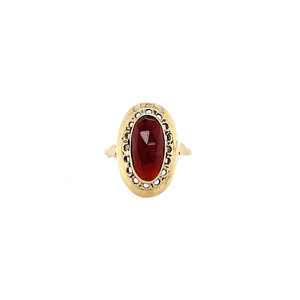Gold ring with garnet 14 crt