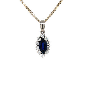 White gold entourage pendant with sapphire and diamond 14 krt