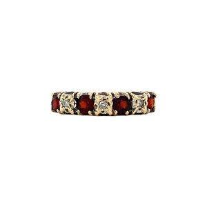 Row ring with diamond and ruby 9 krt