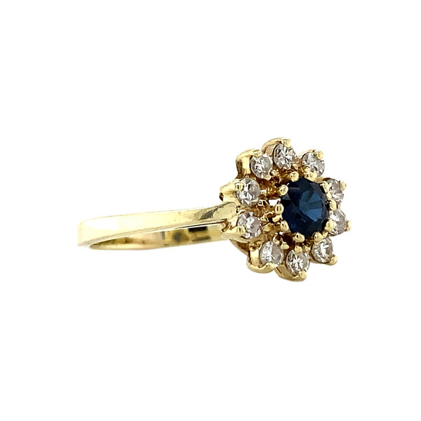 vintage Gold entourage ring with diamond and sapphire 14 crt