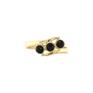 Gold ring with garnet 14 crt