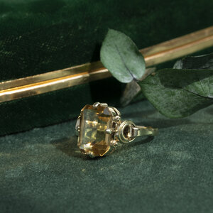 Gold ring with citrine 14 krt