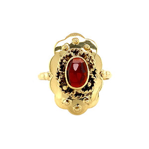 Gold ring with garnet 14 krt