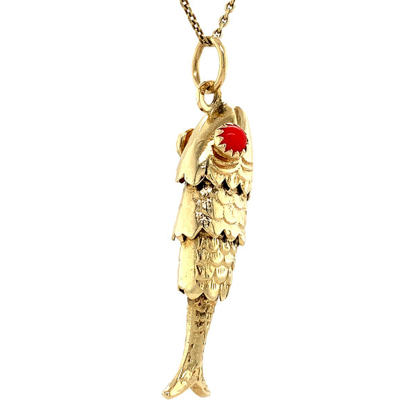 vintage Gold pendant fish with blood coral 14 krt