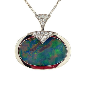 White gold pendant with opal doublet and diamond 18 krt