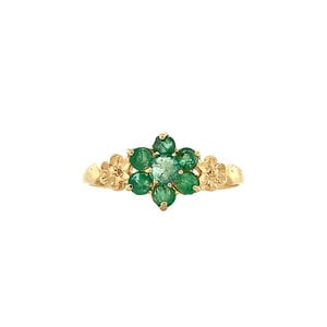 Entourage ring with emerald 9 krt