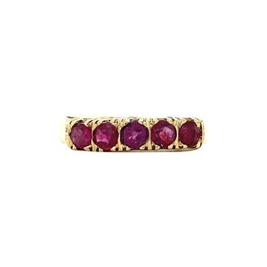 Row ring with natural ruby 10 krt