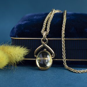 Gold pendant with yellow gemstone 20 kt