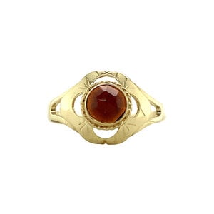 Gold ring with garnet 14 krt