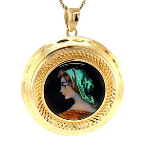 Gold pendant with enamel 18 krt