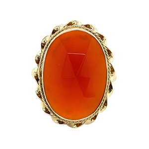 Gold ring with carnelian 14 kt