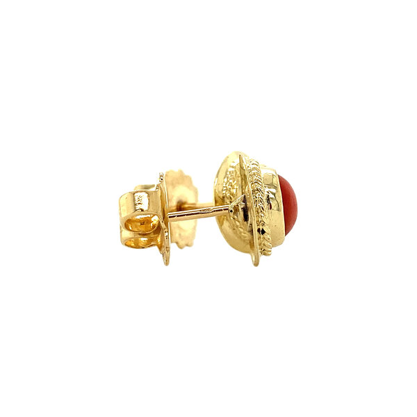 vintage Gouden solitair oorstekers met bloedkoraal 14 krt