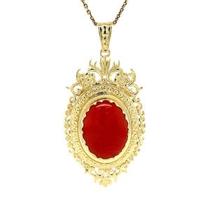 Gold pendant with blood coral 14 krt